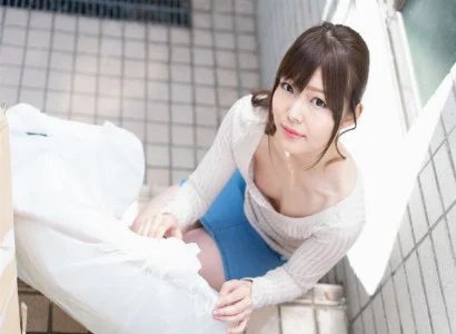 Người đàn bà mặc hở hang ra vứt rác và cái kết làm ai cũng bàn tán